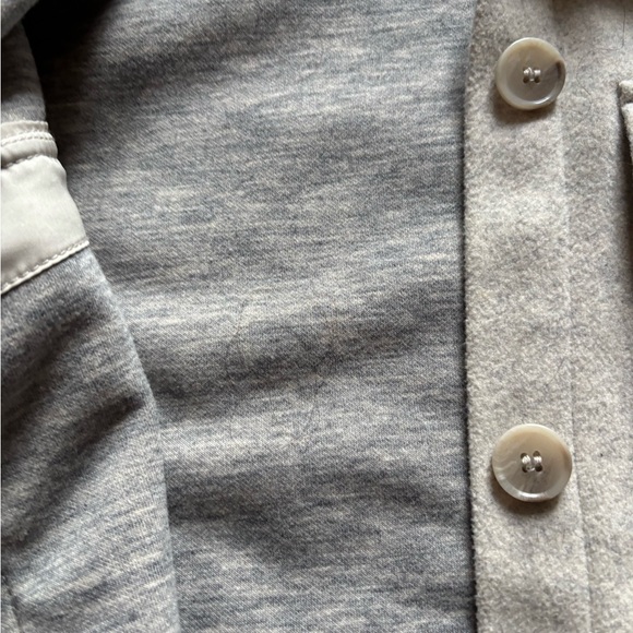 Shacket Xs. Made big - Picture 6 of 6